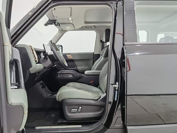 Фото 10 - Chery iCar 03