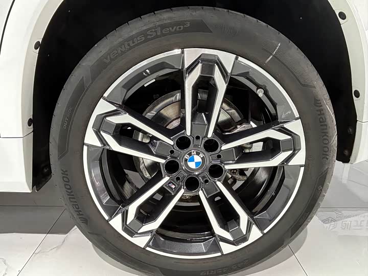 Фото 19 - BMW X1