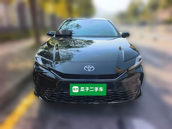 Фото 24 - Toyota Camry