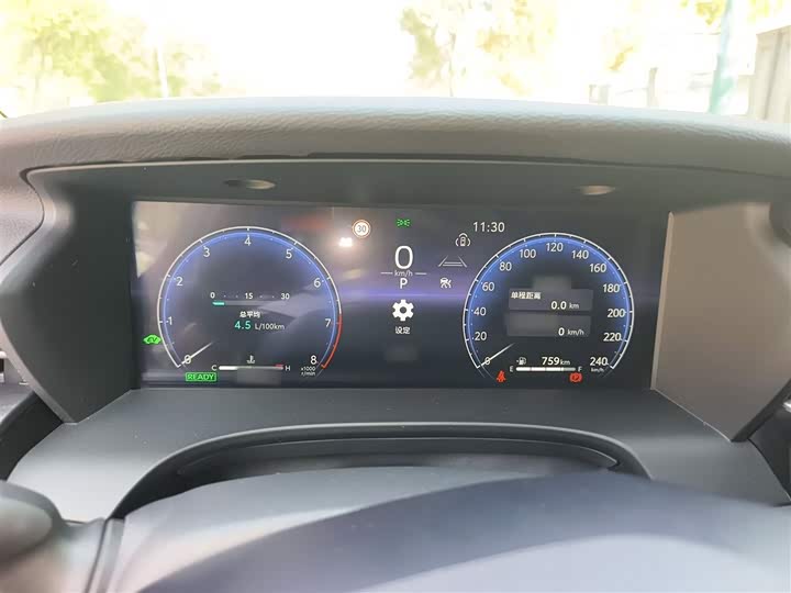 Фото 4 - Toyota Camry