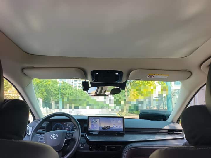 Фото 9 - Toyota Camry