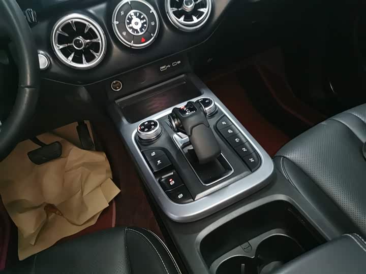 Фото 14 - Tank 300