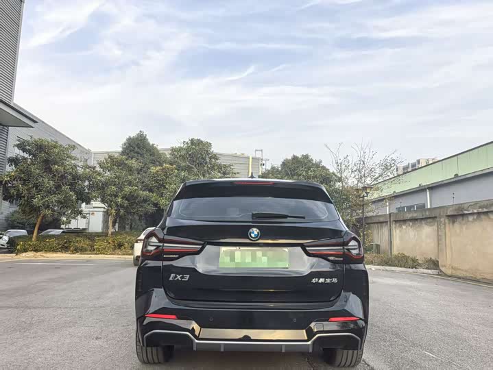 Фото 4 - BMW iX3