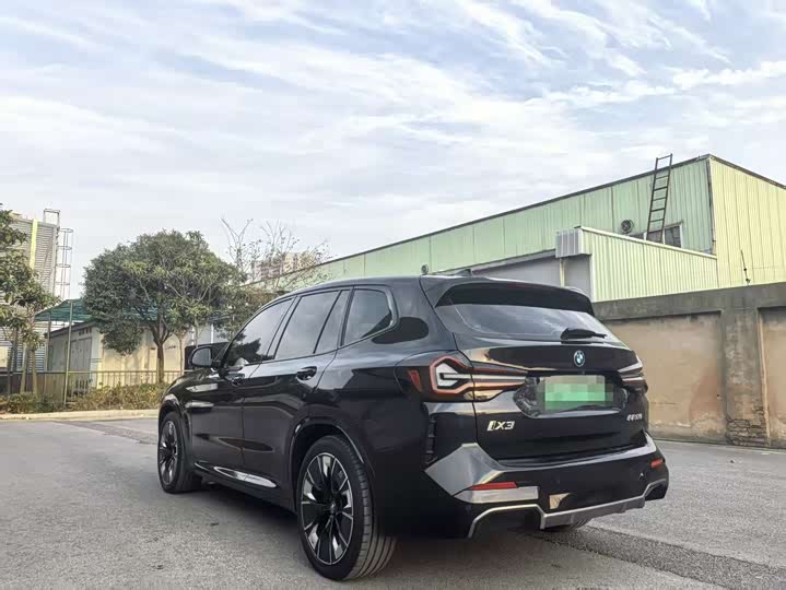 Фото 6 - BMW iX3