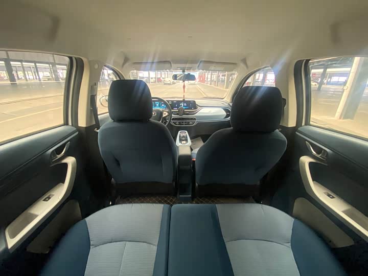 Фото 10 - Changan BenBen E-Star