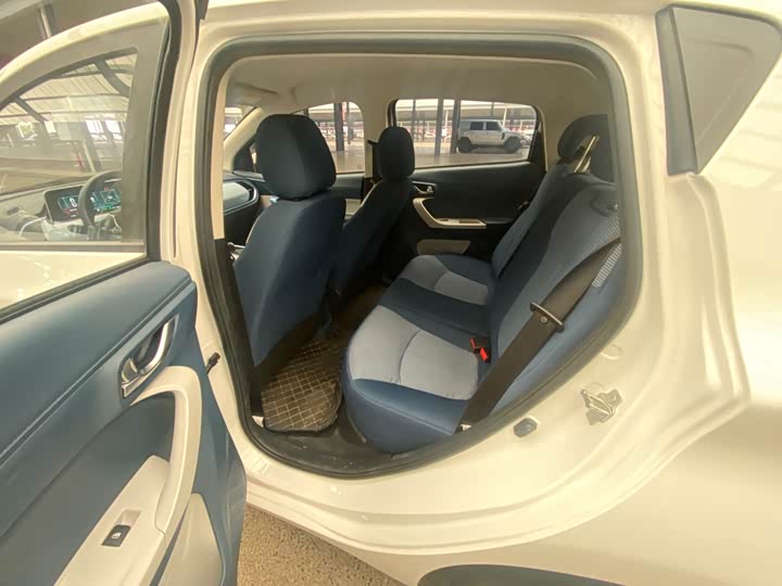 Фото 13 - Changan BenBen E-Star