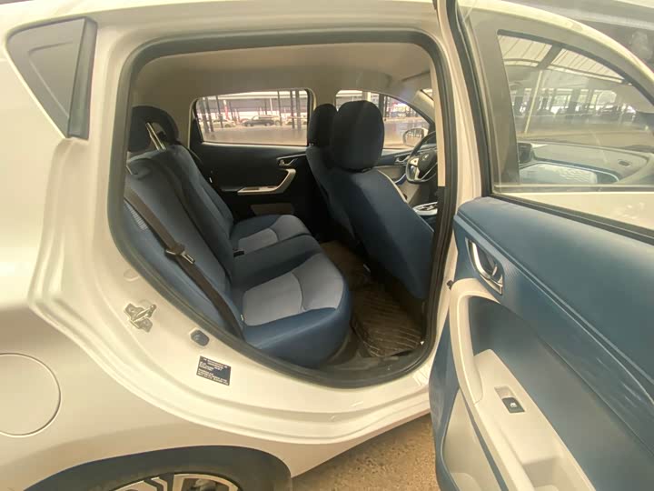 Фото 6 - Changan BenBen E-Star