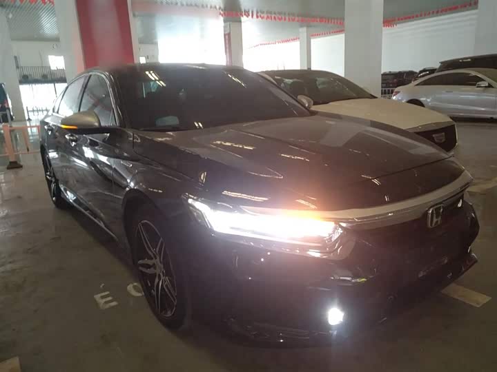 Фото 4 - Honda Inspire