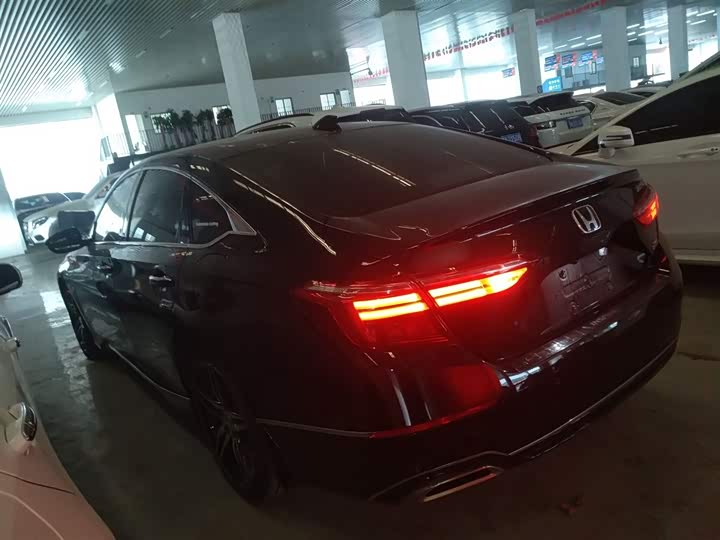 Фото 5 - Honda Inspire