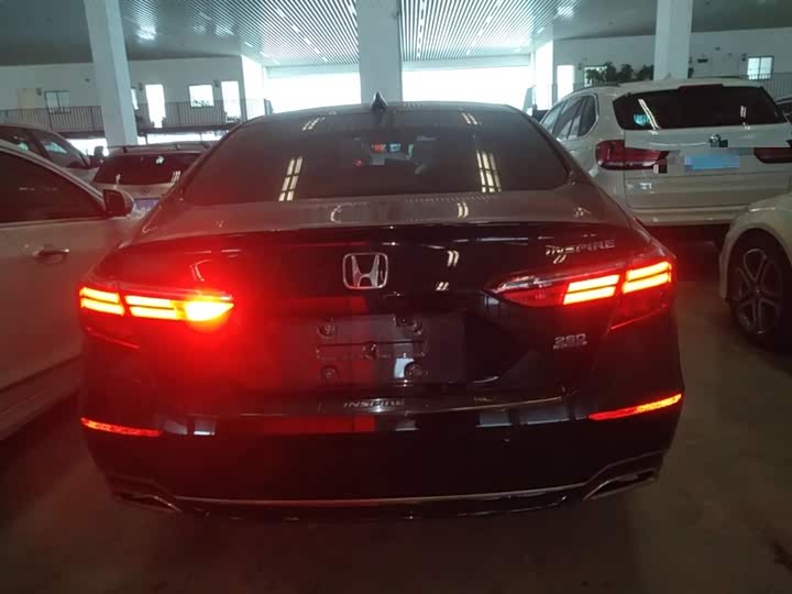 Фото 6 - Honda Inspire