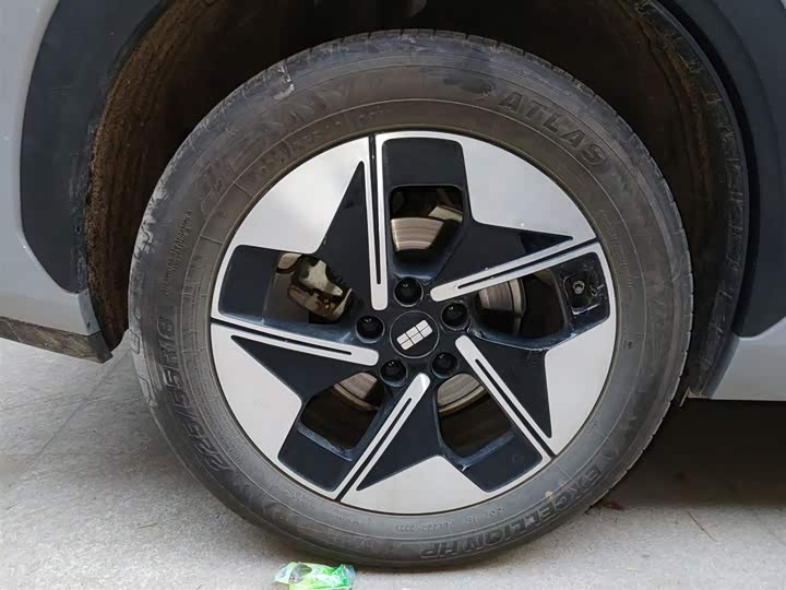 Фото 26 - Geely Galaxy E5