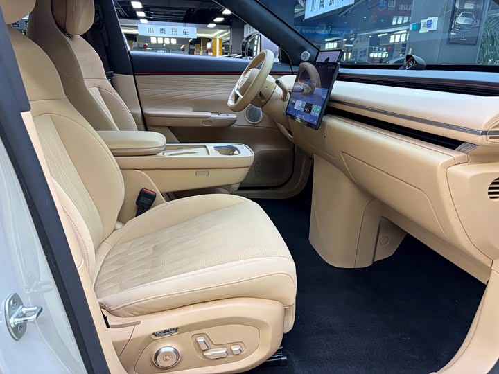 Фото 18 - Exeed Sterra ET