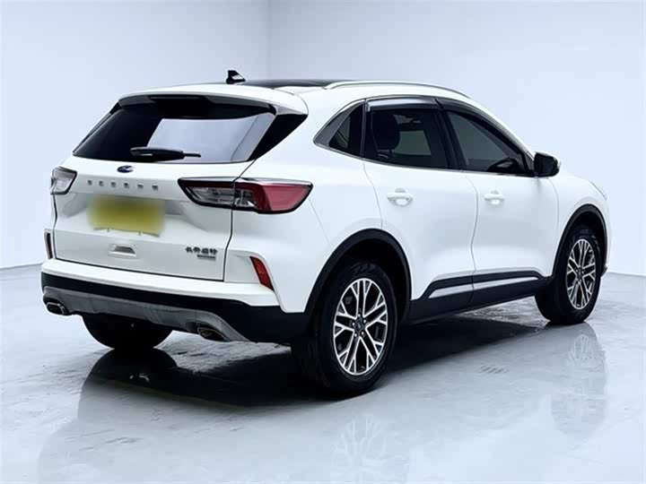 Фото 25 - Ford Escape