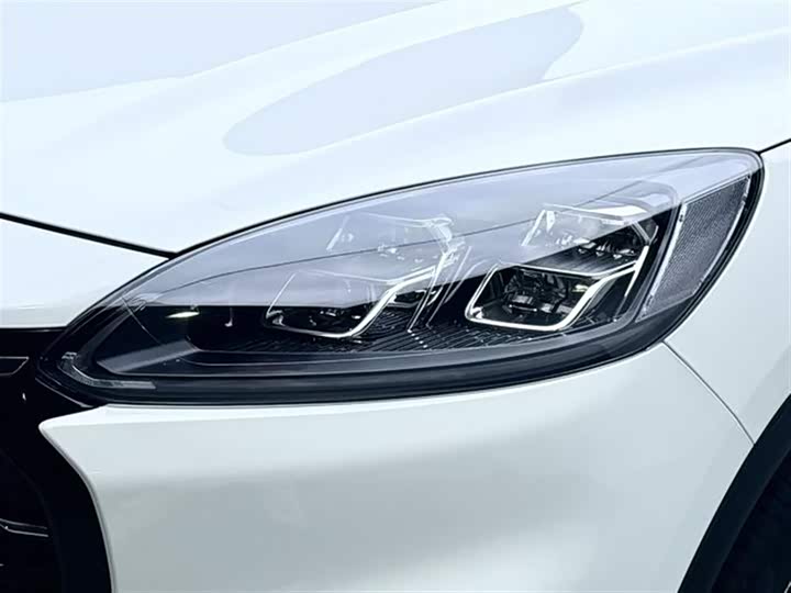 Фото 27 - Ford Escape