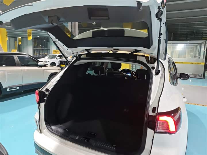 Фото 8 - Ford Escape