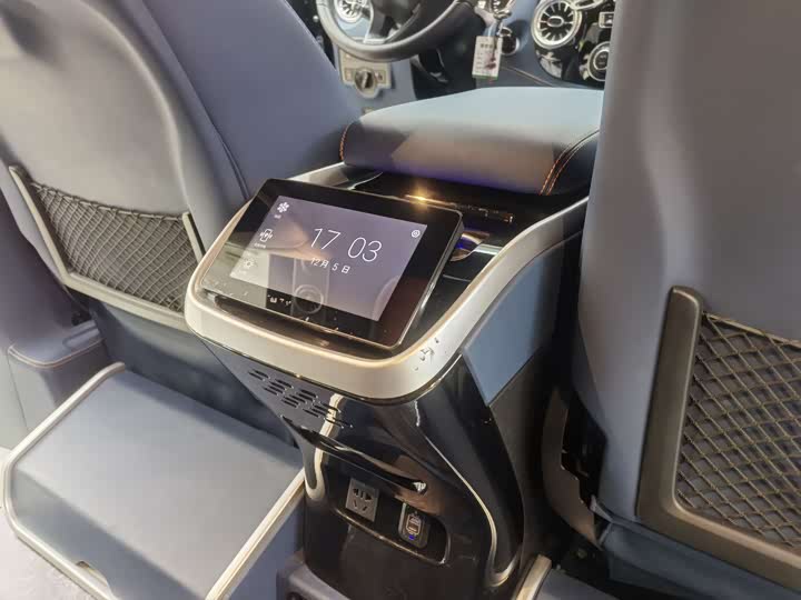 Фото 8 - Mercedes-Benz Vito