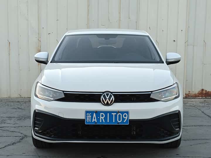 Фото 2 - Volkswagen Lavida