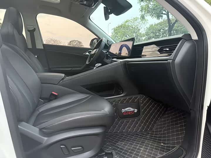 Фото 10 - Roewe RX5