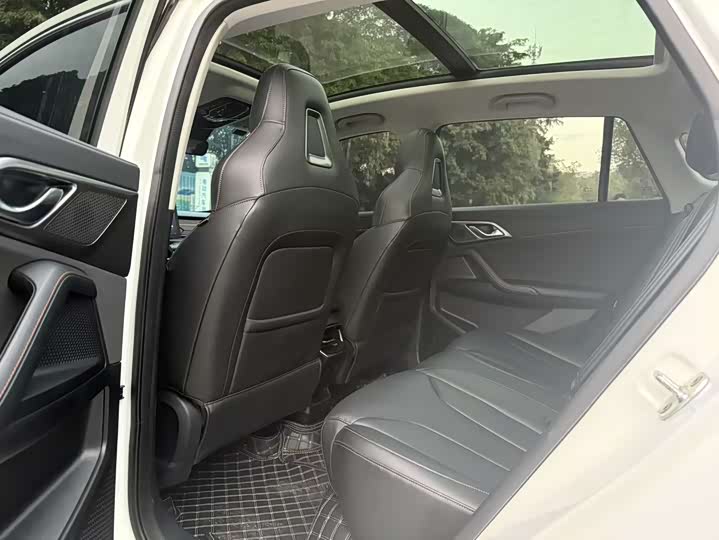 Фото 5 - Roewe RX5