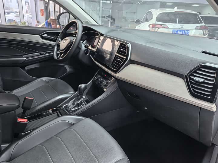 Фото 17 - Jetta VS5