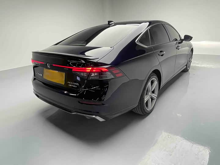 Фото 6 - Honda Accord Hybrid