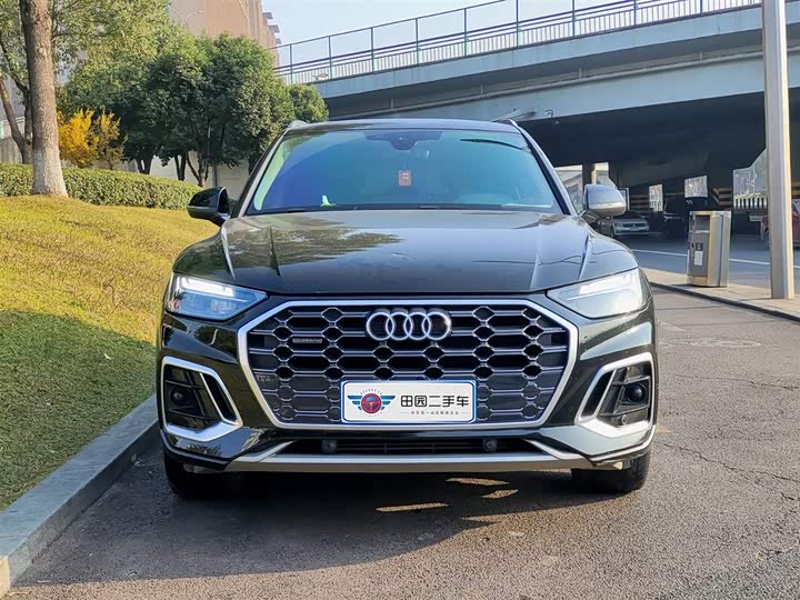 Фото 2 - Audi Q5L