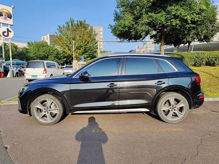 Фото 3 - Audi Q5L