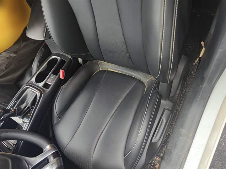 Фото 11 - Roewe i5