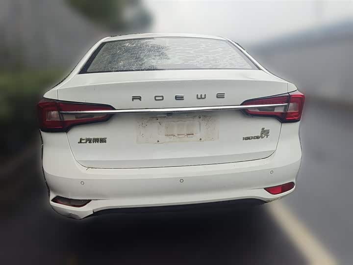 Фото 12 - Roewe i5