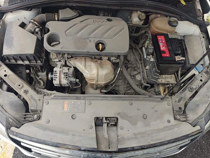 Фото 18 - Roewe i5