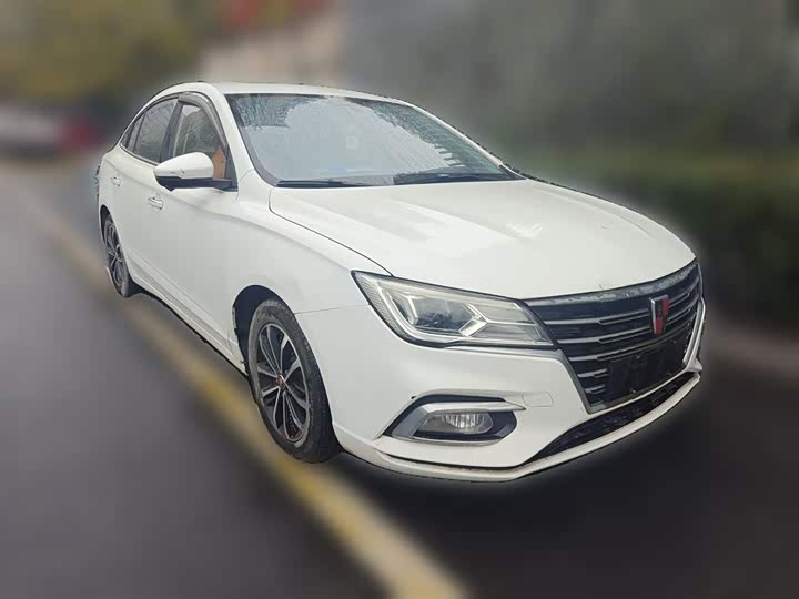 Фото 8 - Roewe i5