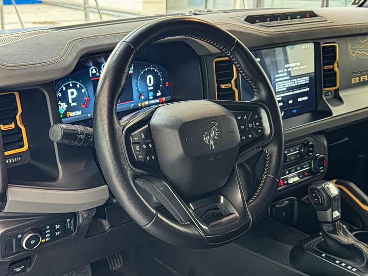 Фото 10 - Ford Bronco