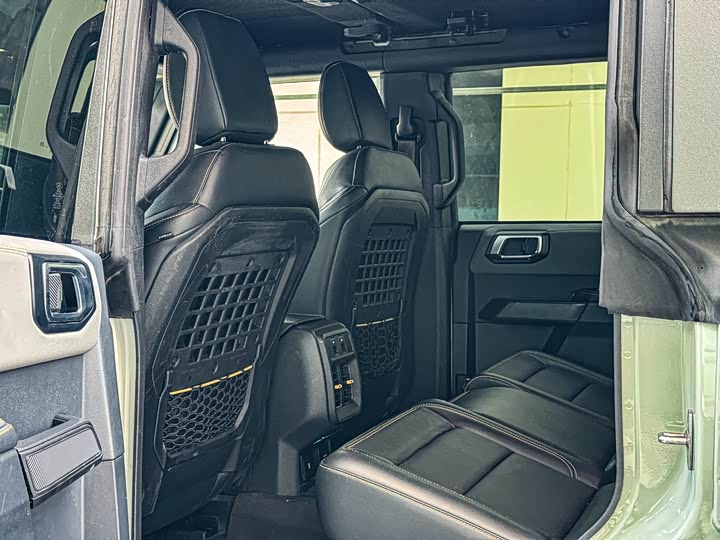 Фото 11 - Ford Bronco