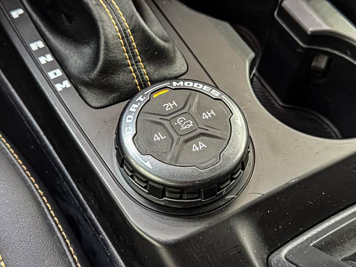 Фото 15 - Ford Bronco