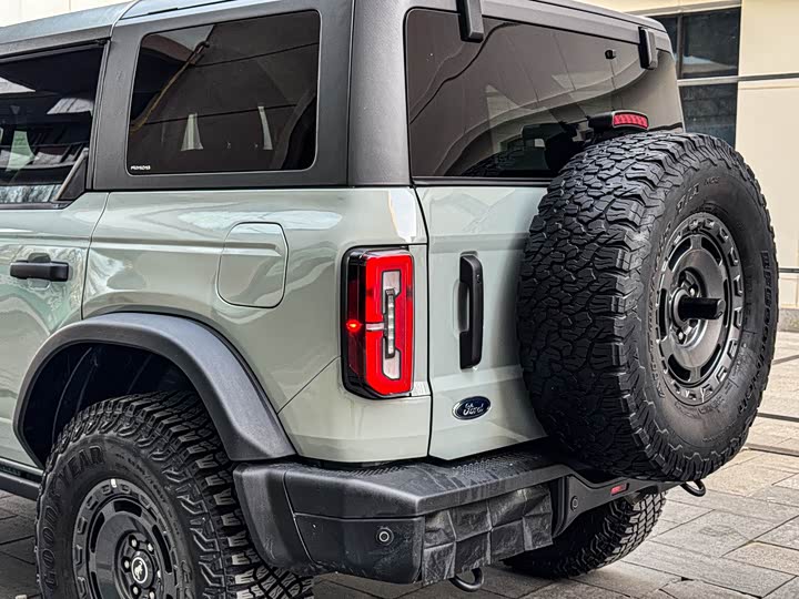 Фото 25 - Ford Bronco