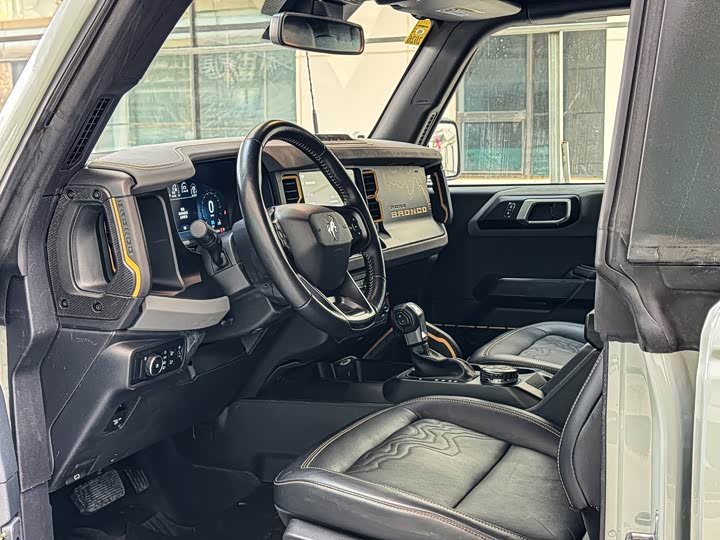 Фото 9 - Ford Bronco