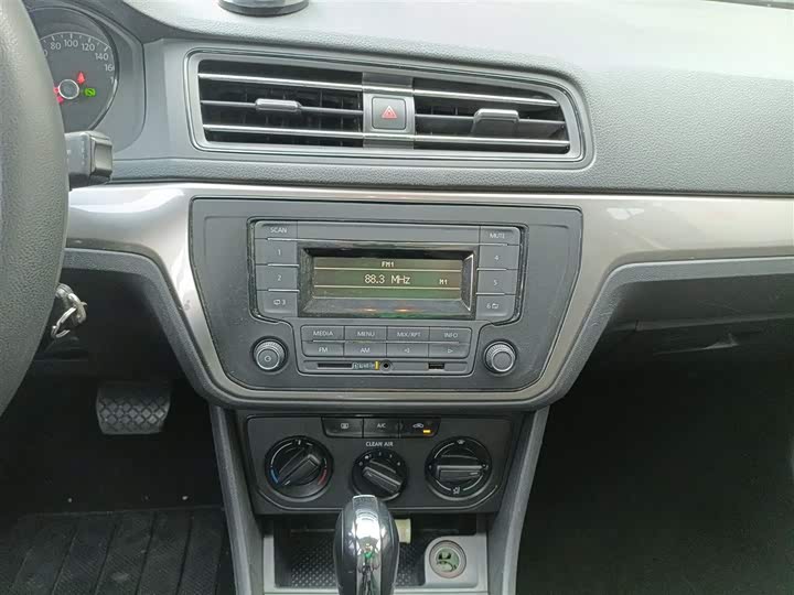 Фото 13 - Volkswagen Lavida