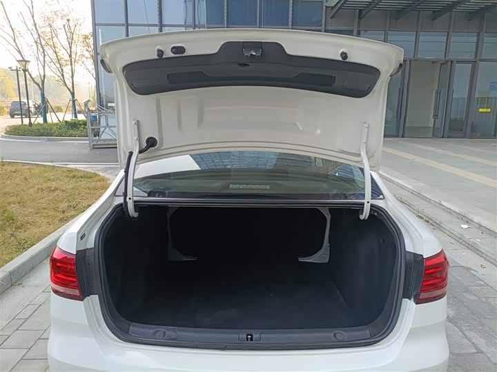 Фото 19 - Volkswagen Lavida