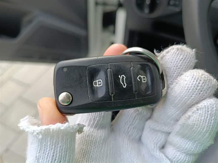 Фото 9 - Volkswagen Lavida