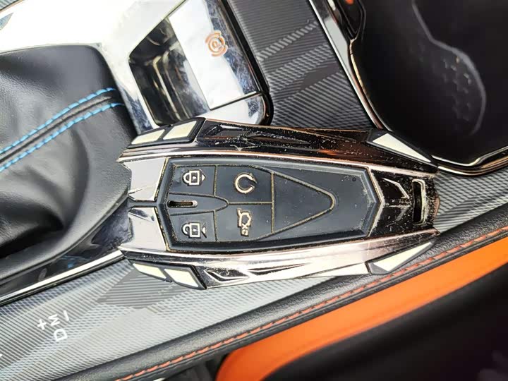 Фото 9 - Changan Oshan X5