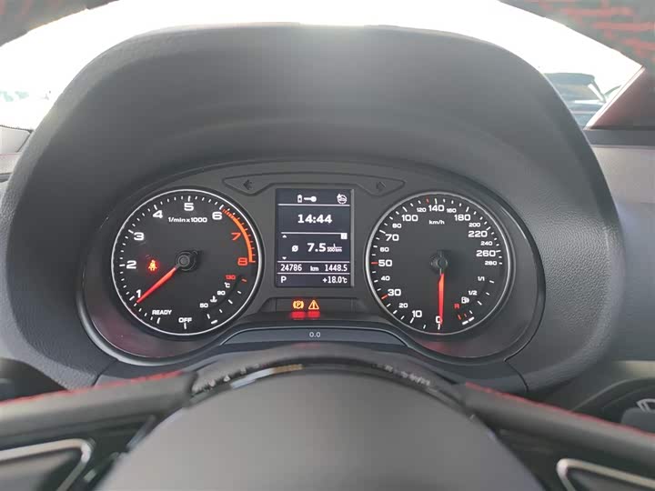 Фото 12 - Audi Q2L