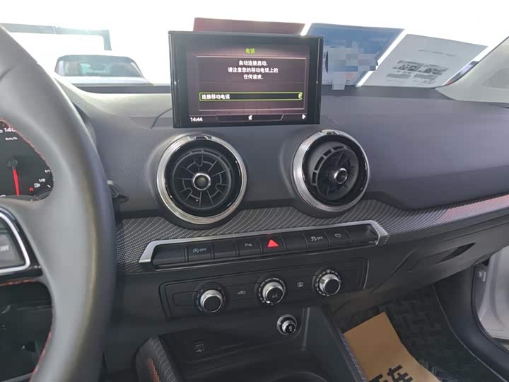 Фото 13 - Audi Q2L