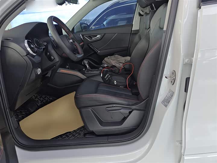 Фото 15 - Audi Q2L