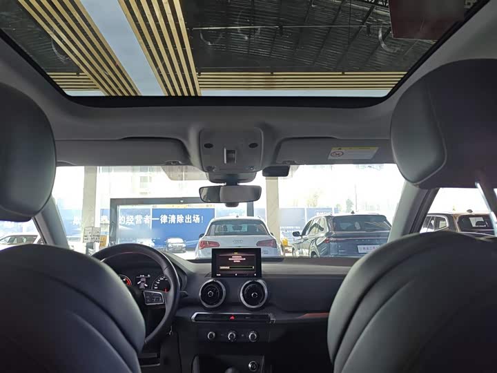 Фото 17 - Audi Q2L