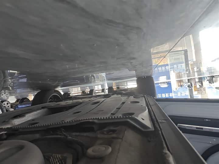 Фото 21 - Audi Q2L