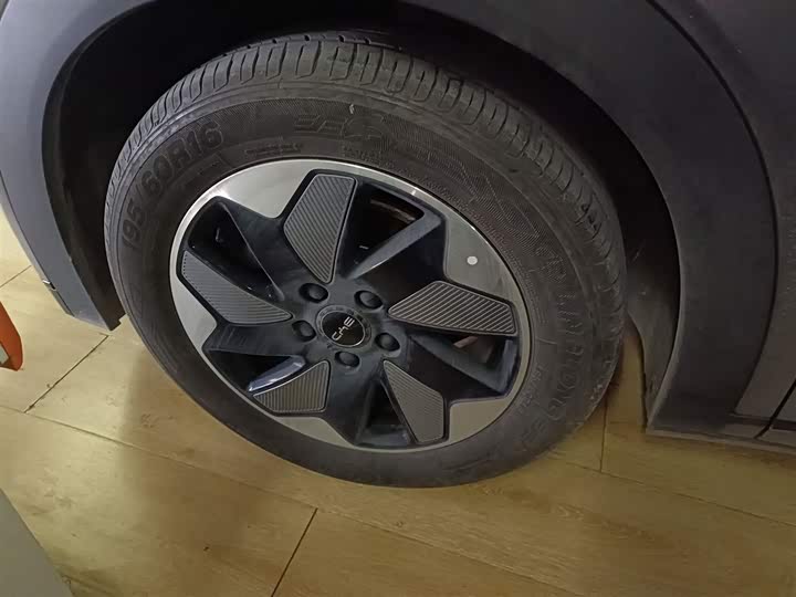 Фото 23 - BYD Dolphin