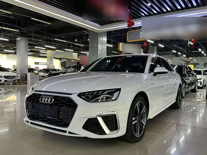 Фото 1 - Audi A4L