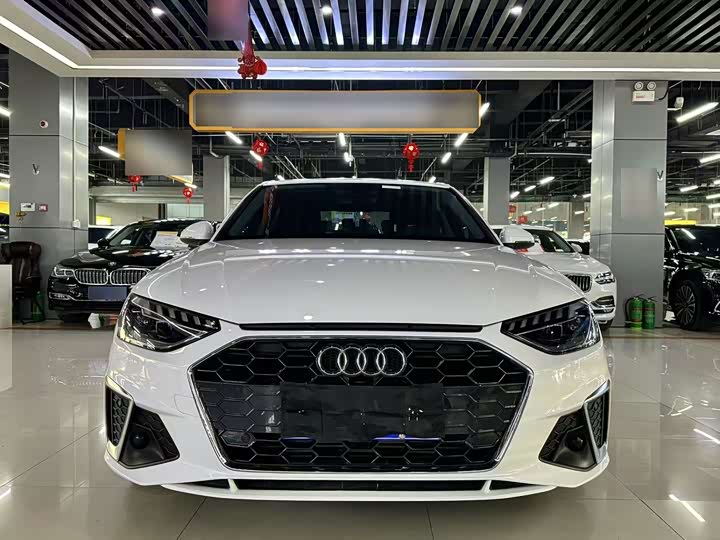 Фото 2 - Audi A4L