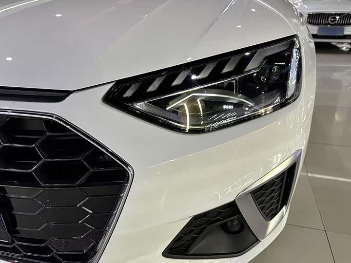 Фото 7 - Audi A4L