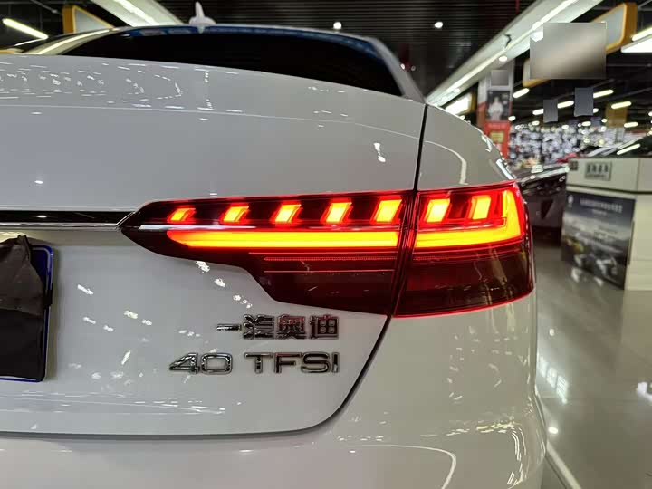 Фото 8 - Audi A4L